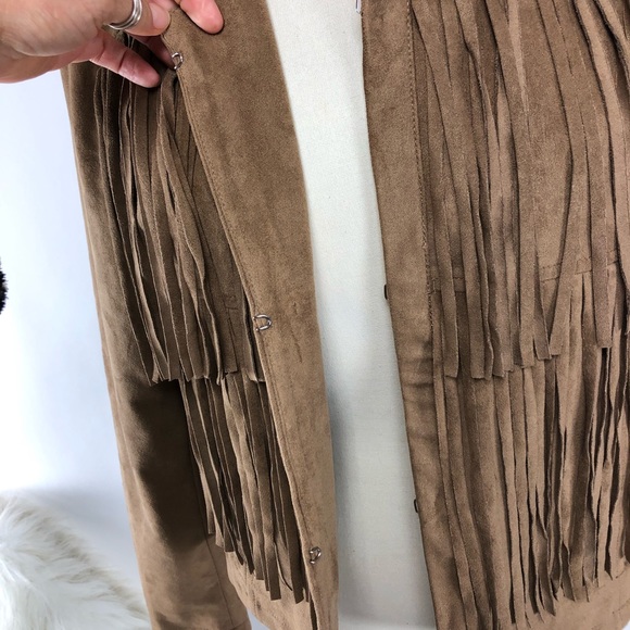 a.n.a faux suede tan fringe jacket. Size Medium - Picture 4 of 8
